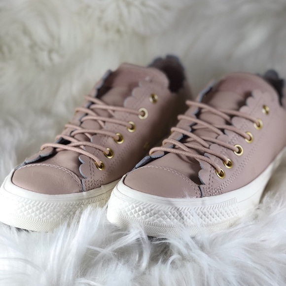 Converse Shoes - 💕 NIB Leather Scallop Converse CTAS Ox Rose W8